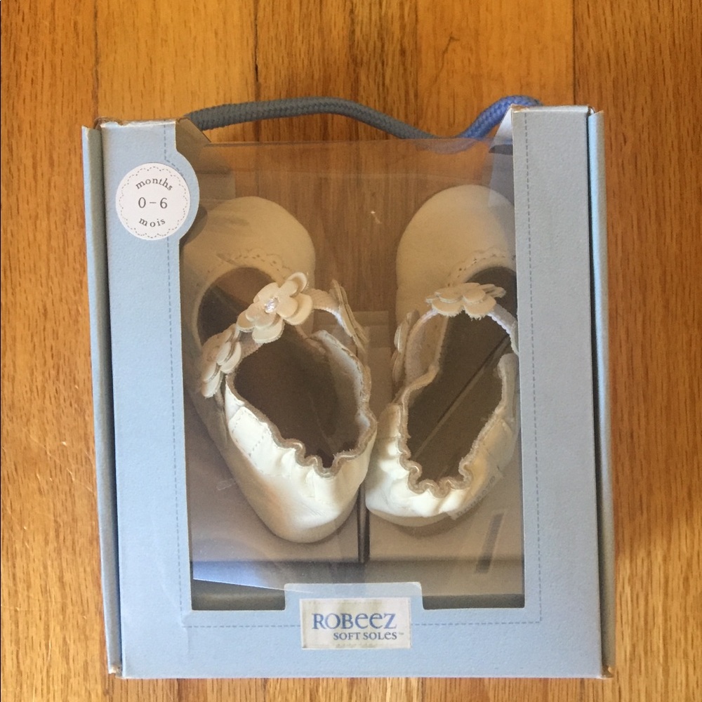 Robeez soft soles white shoes